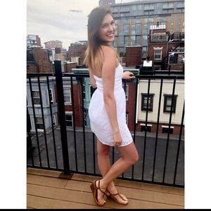 👑 White AEO strapless dress